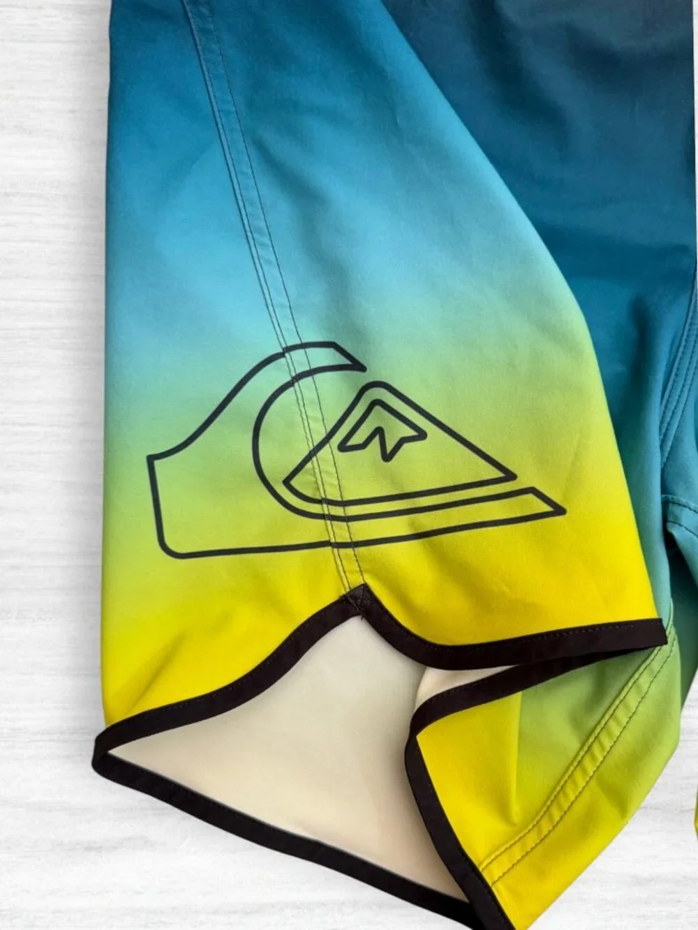 Quiksilver Highline Board Shorts Mens 36 Ombre Surf Swim Beach Trunks Blue Green